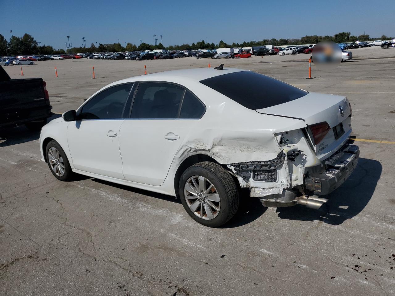 2016 Volkswagen Jetta - Image 2