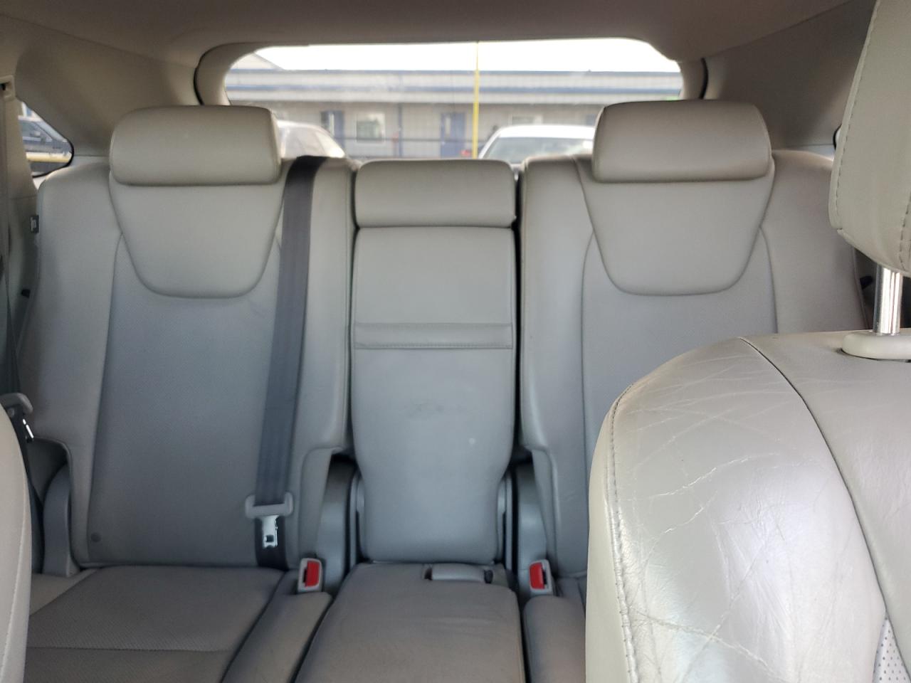 2010 Lexus RX - Image 10