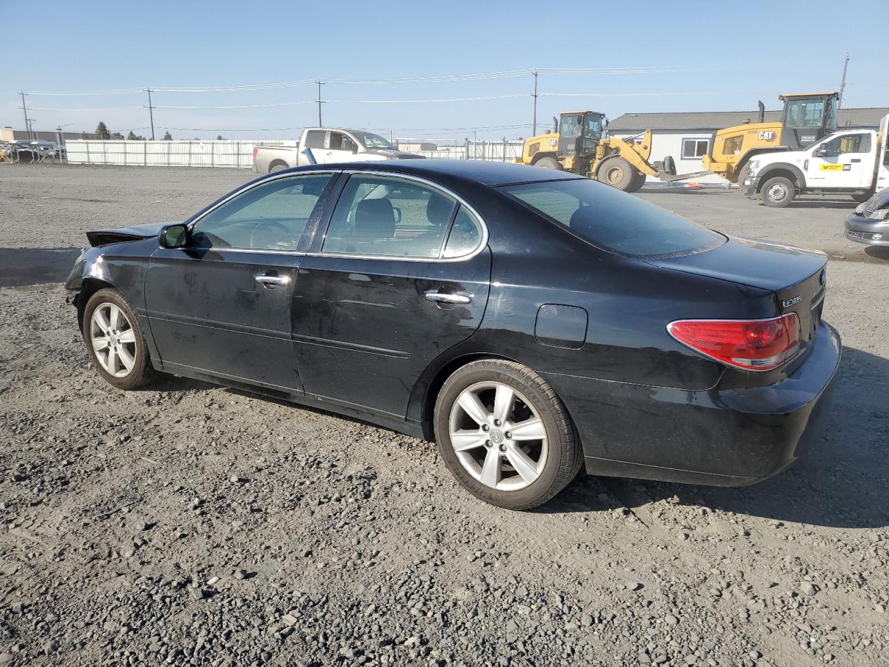 2005 Lexus ES - Image 2