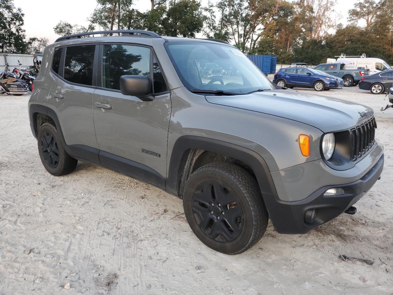 2020 Jeep Renegade - Image 4