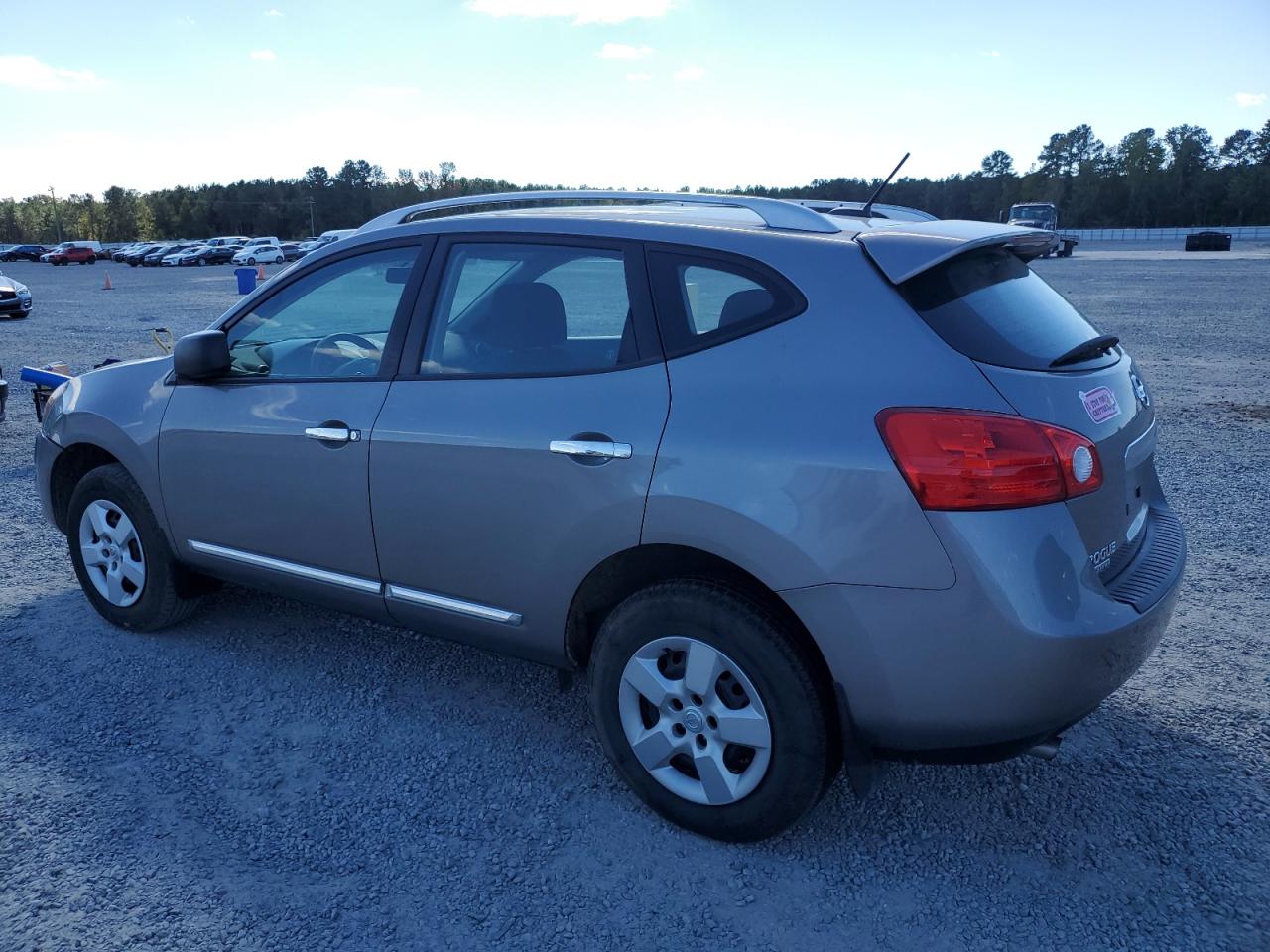 2014 Nissan Rogue - Image 2