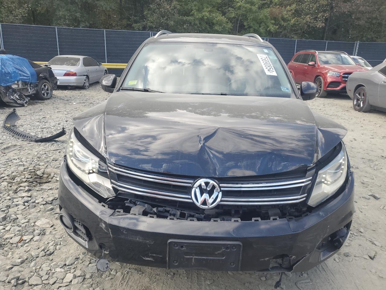 2017 Volkswagen Tiguan - Image 5