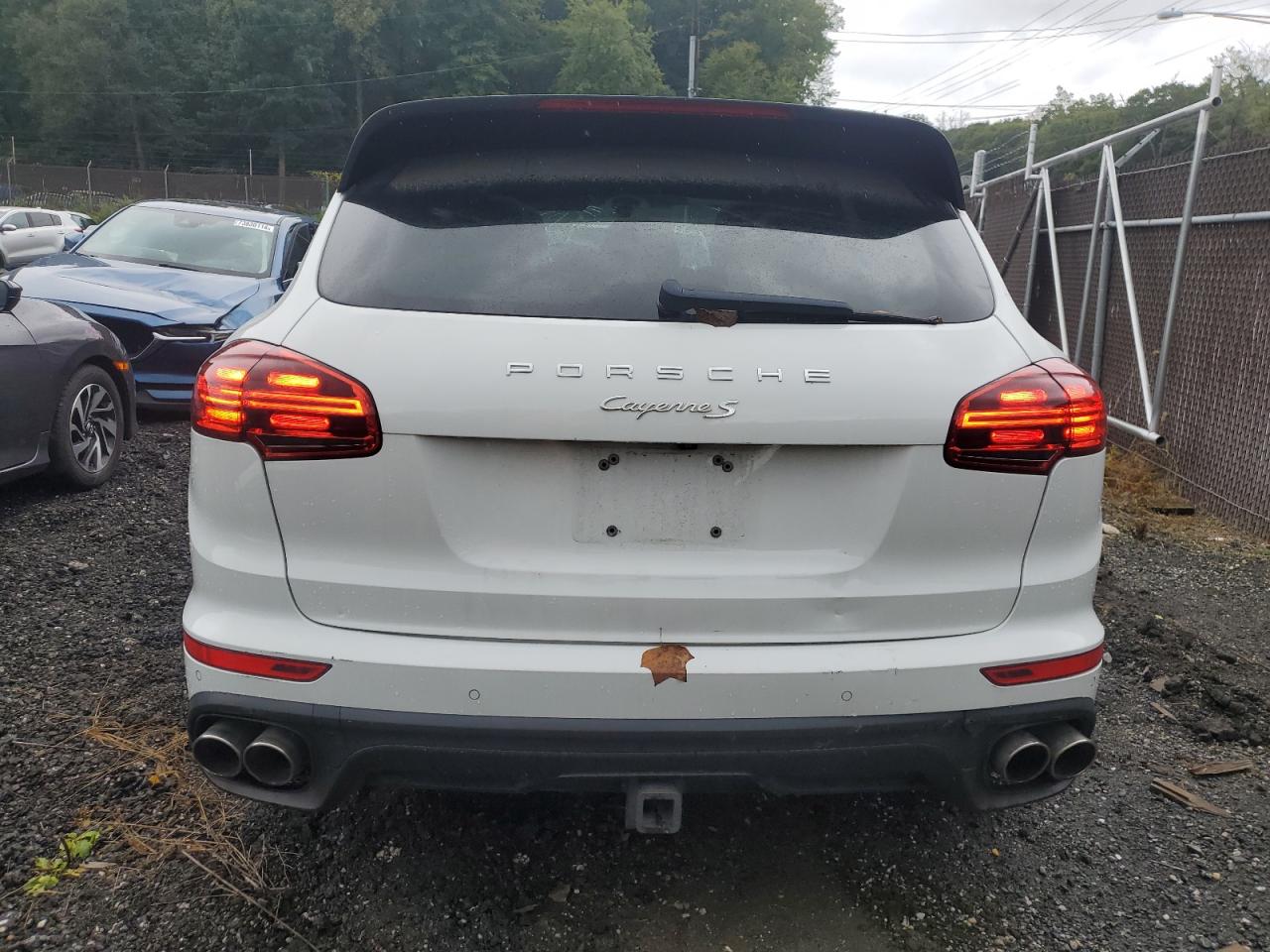 WP1AB2A25FLA56354 2015 Porsche Cayenne S