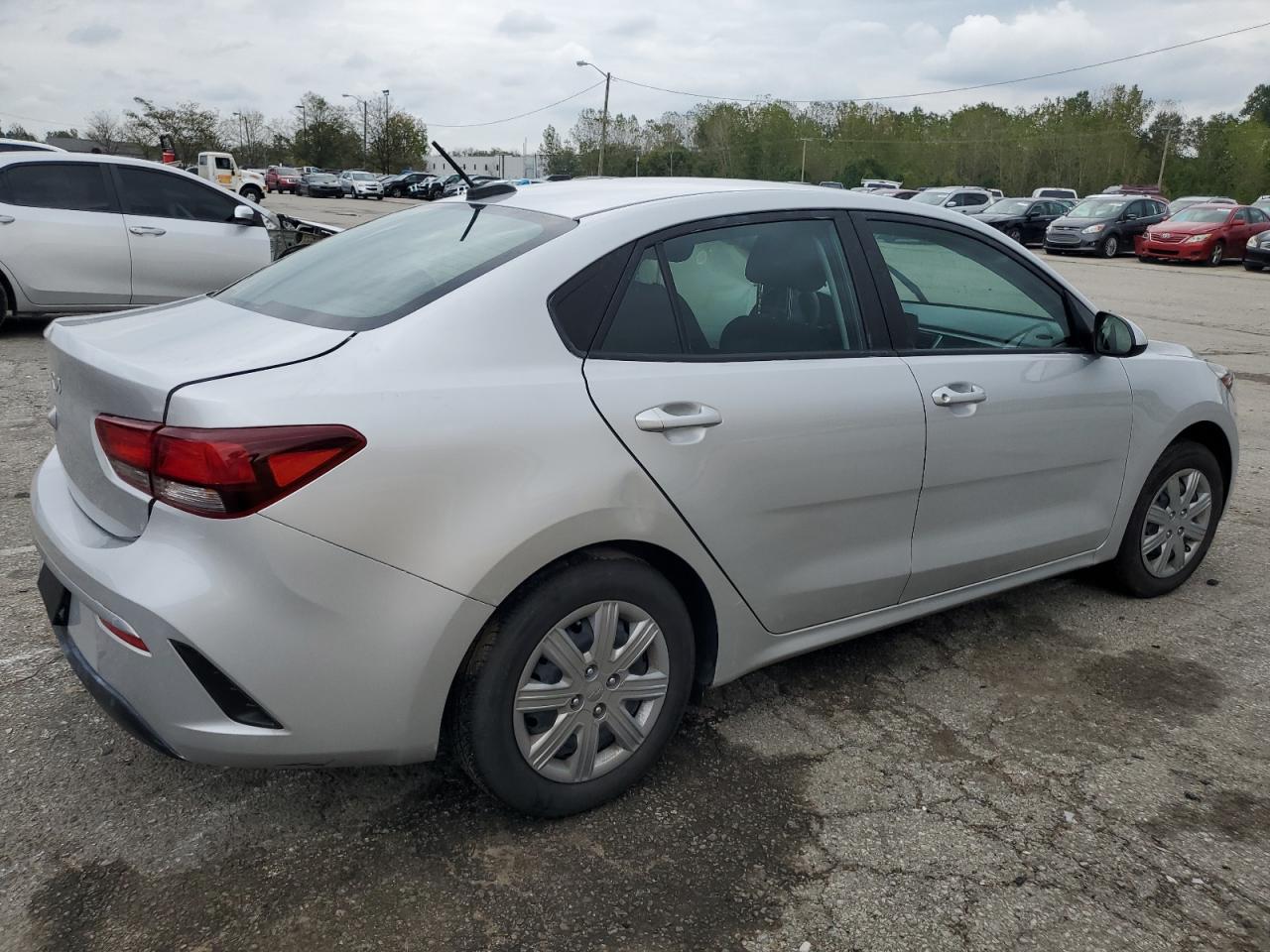 2023 Kia Rio - Image 3