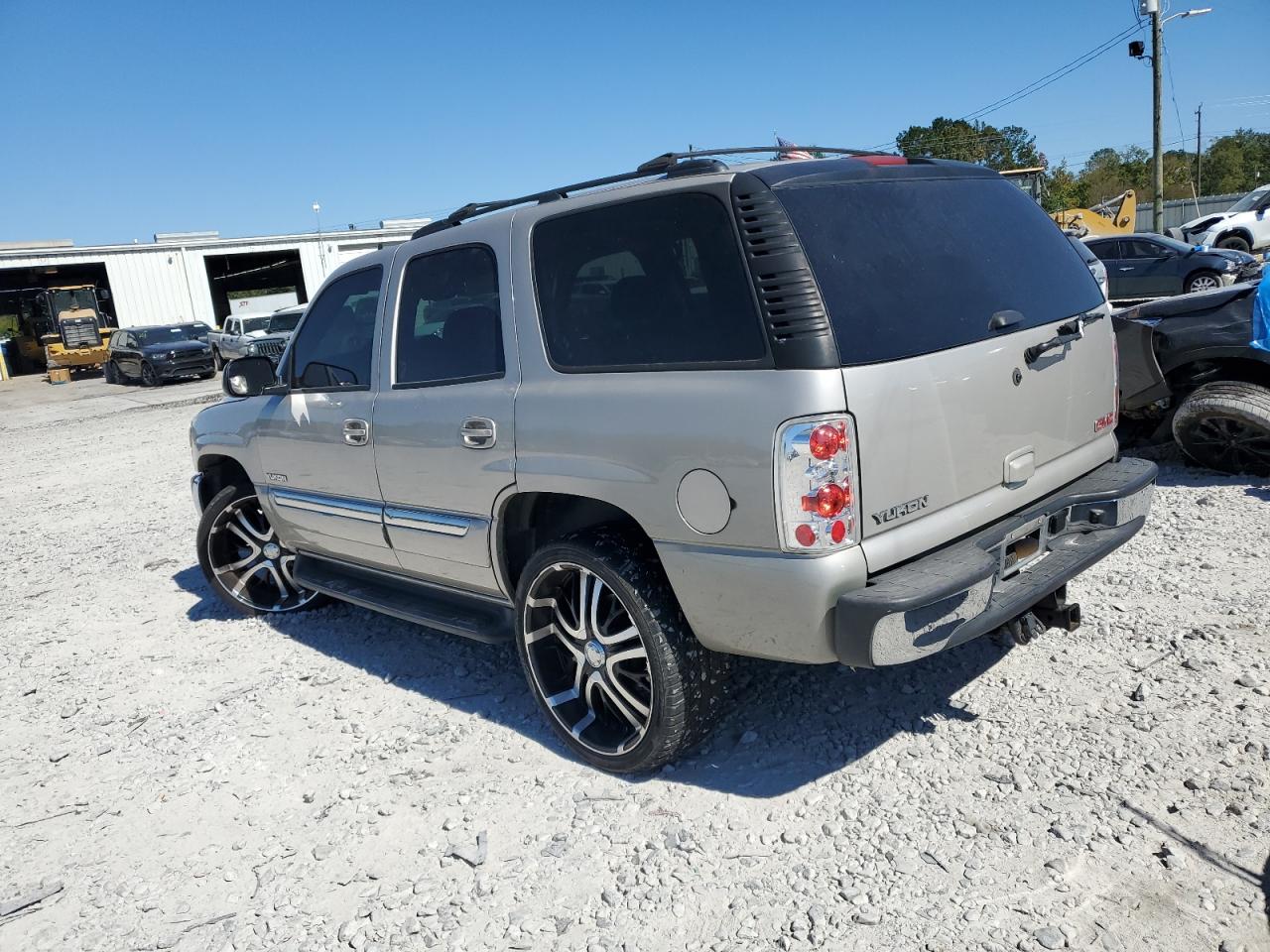 2006 GMC Yukon - Image 2