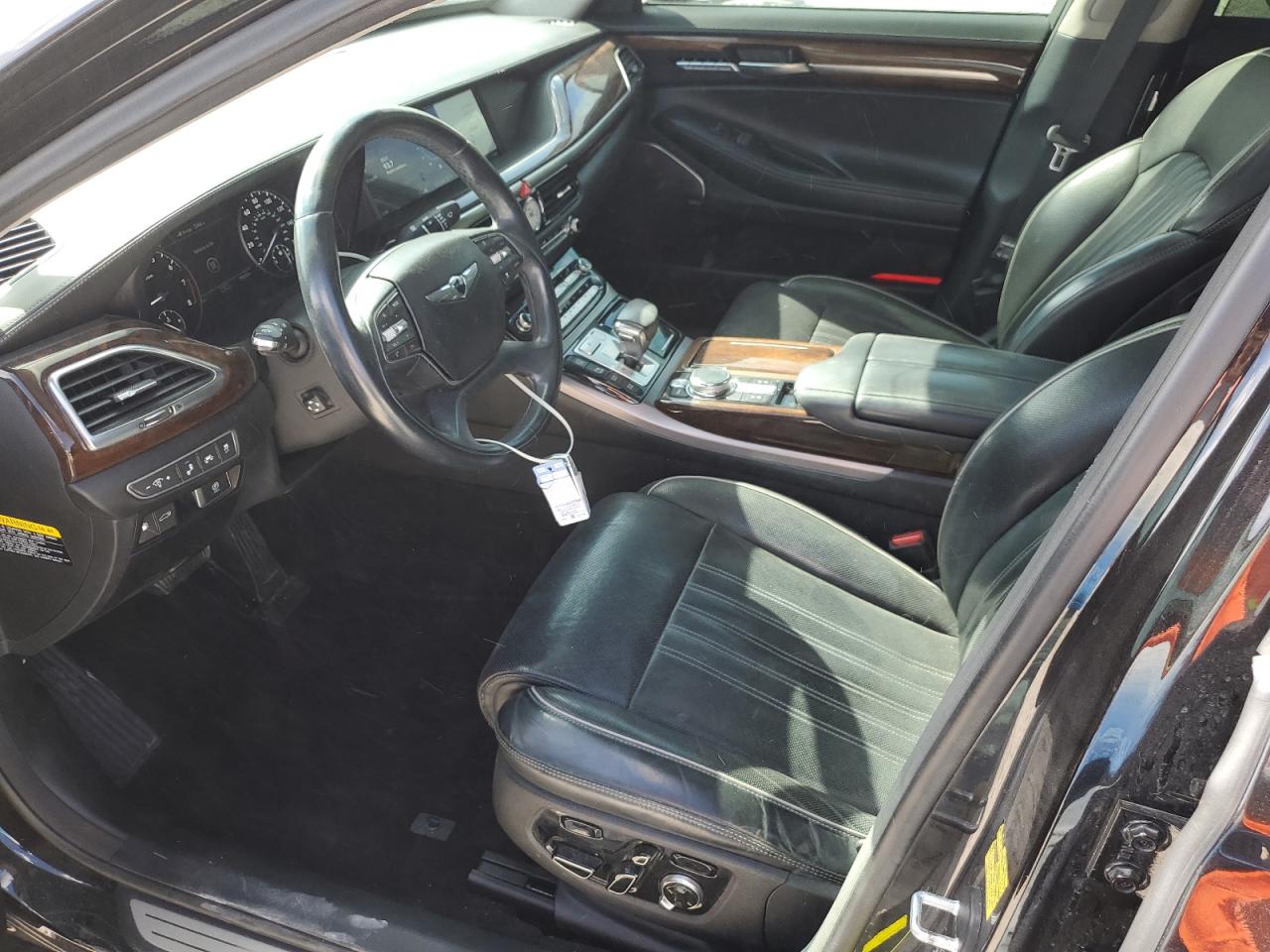 2018 Genesis G90 - Image 7