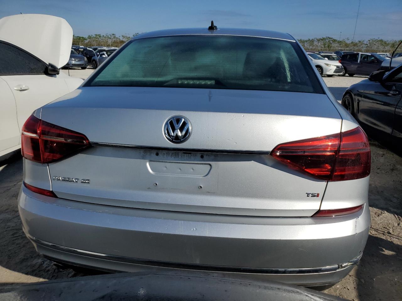 2018 Volkswagen Passat Se VIN: 1VWBA7A3XJC007235 Lot: 77679444