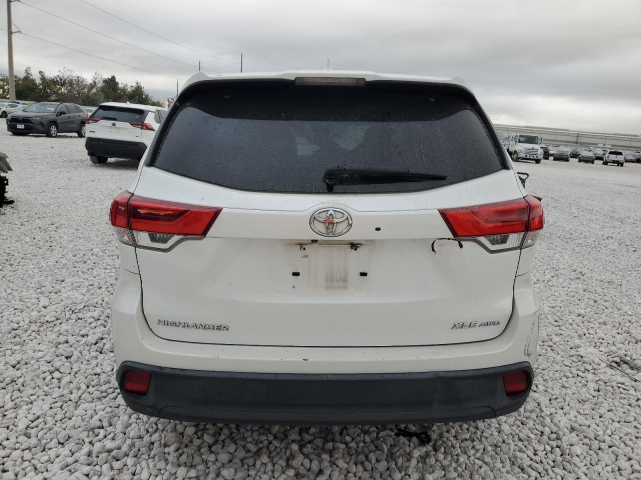 2018 Toyota Highlander Se VIN: 5TDJZRFH5JS807463 Lot: 78186774