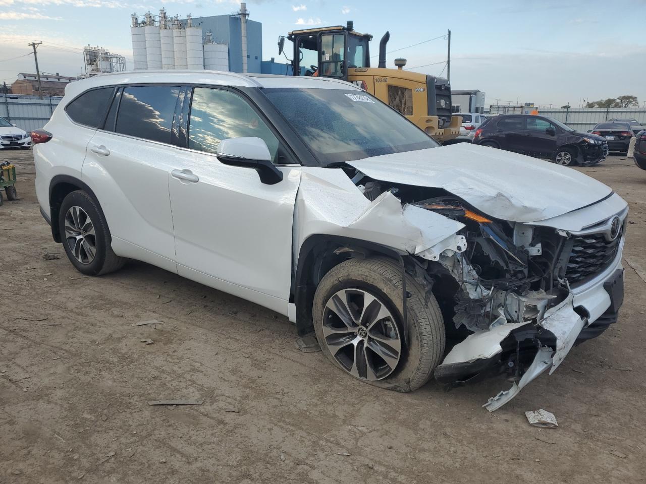 2022 Toyota Highlander - Image 4