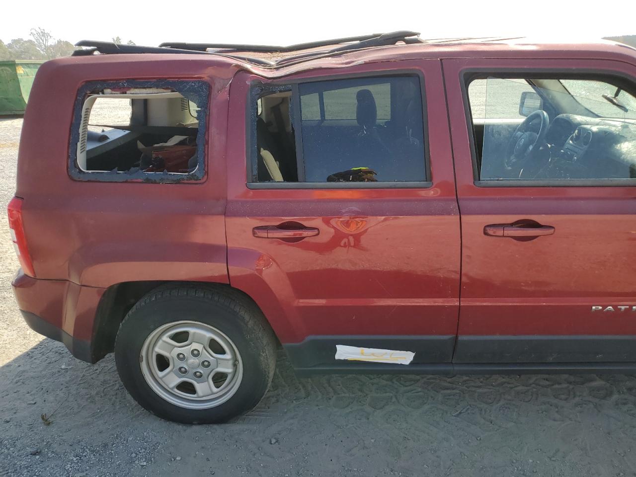 2012 Jeep Liberty (Patriot) - Image 13