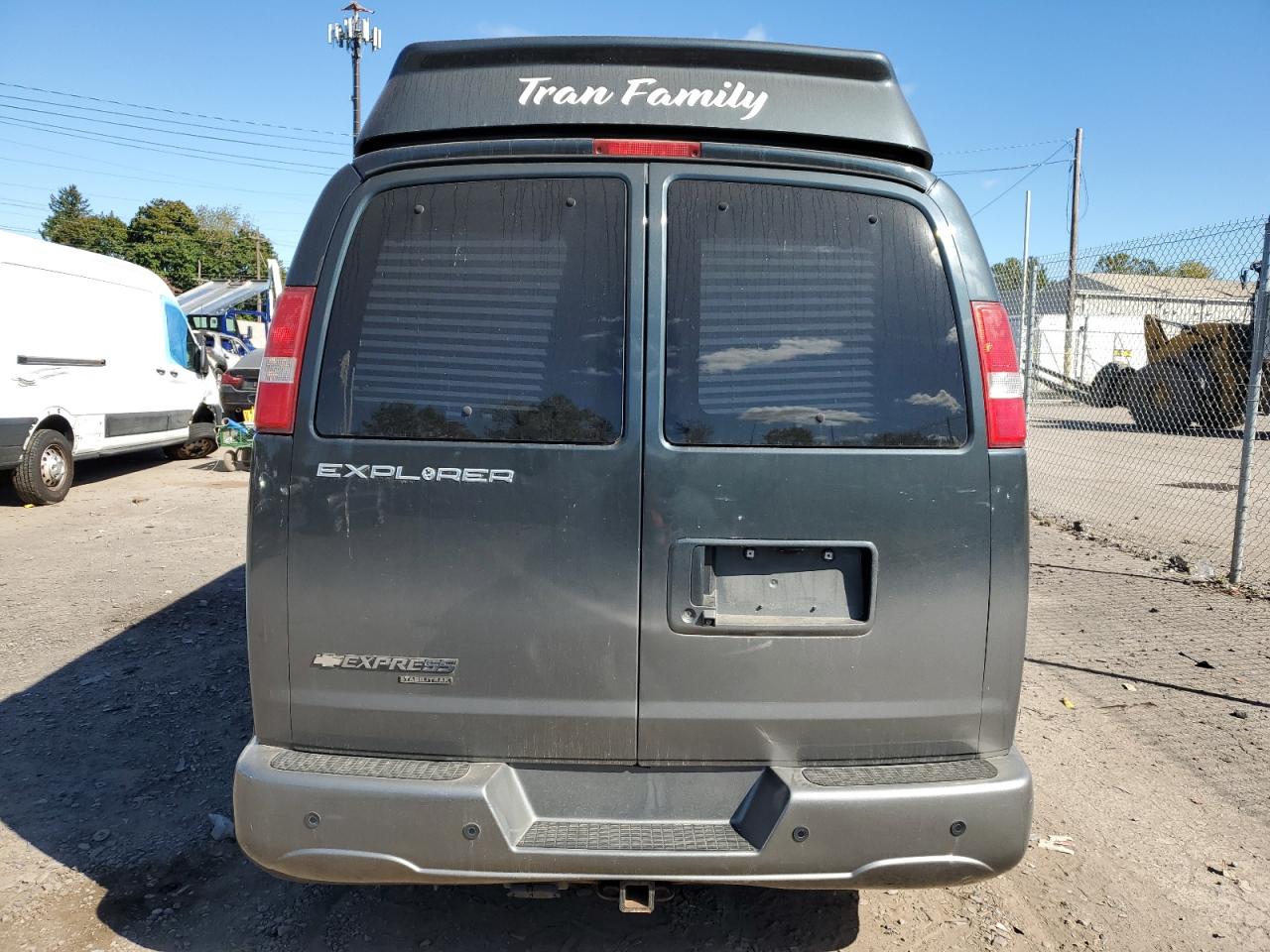 2017 Chevrolet Express G2500 VIN: 1GCWGAFG1H1107676 Lot: 73634334