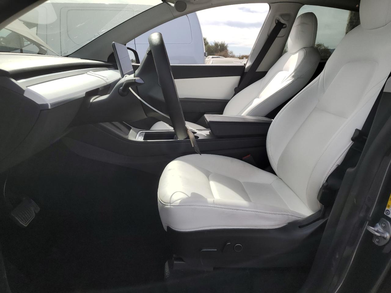 7SAYGDEE1NF449421 2022 Tesla Model Y