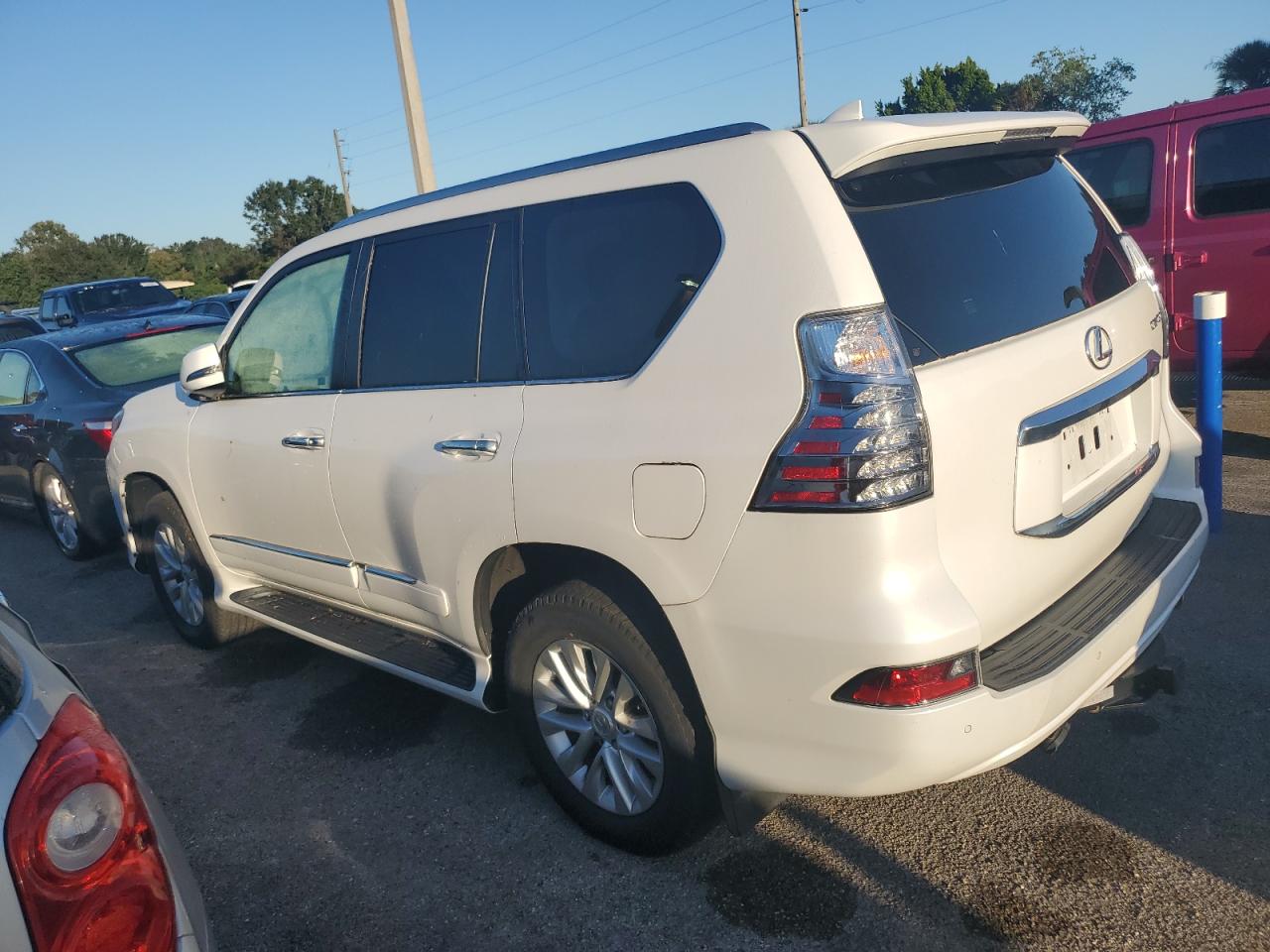 JTJBM7FX2J5206139 2018 LEXUS GX - Image 2