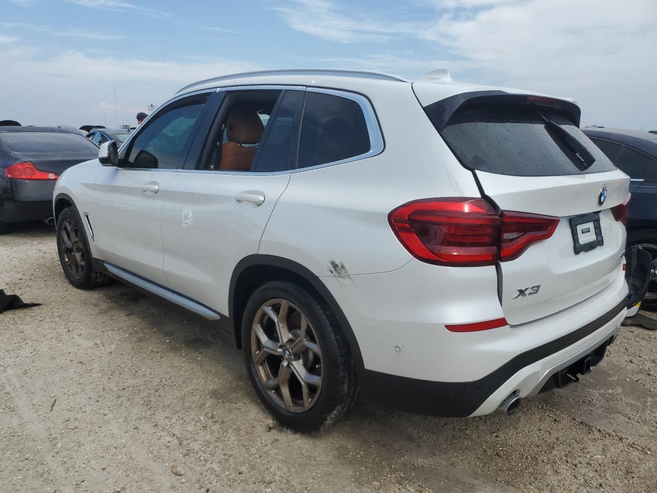 VIN 5UXTY3C09M9F98756 2021 BMW X3 no.2