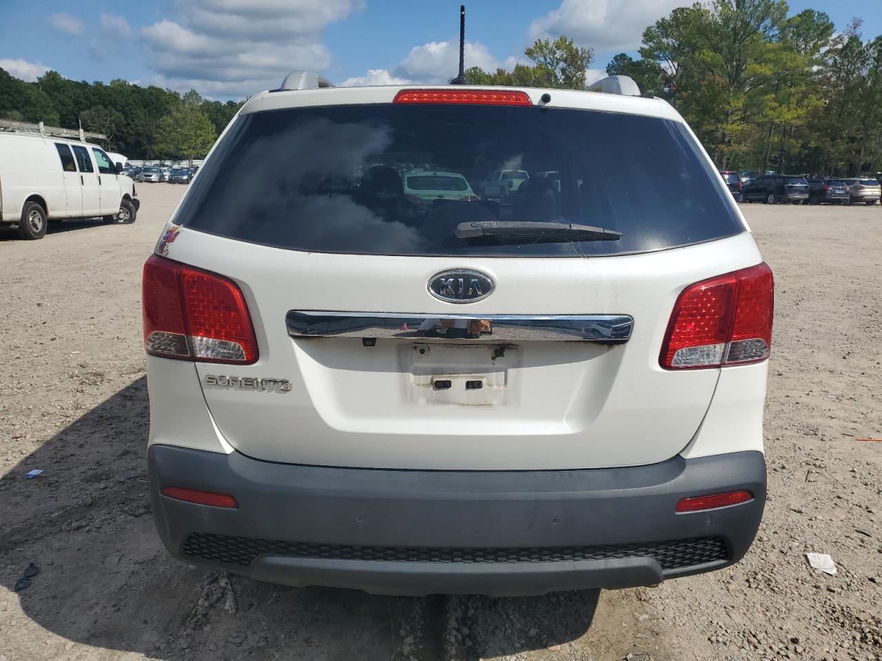 2013 Kia Sorento Lx VIN: 5XYKT3A68DG392147 Lot: 73735544