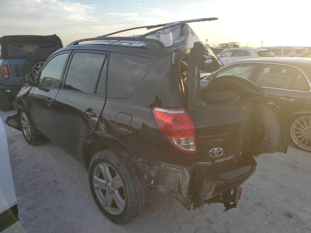 2008 Toyota RAV 4 - Image 2