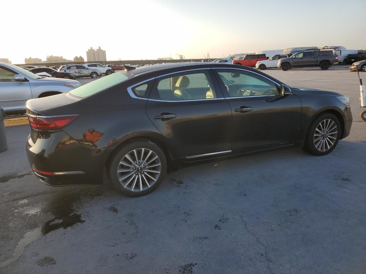 VIN KNALC4J14H5044064 2017 KIA CADENZA no.3