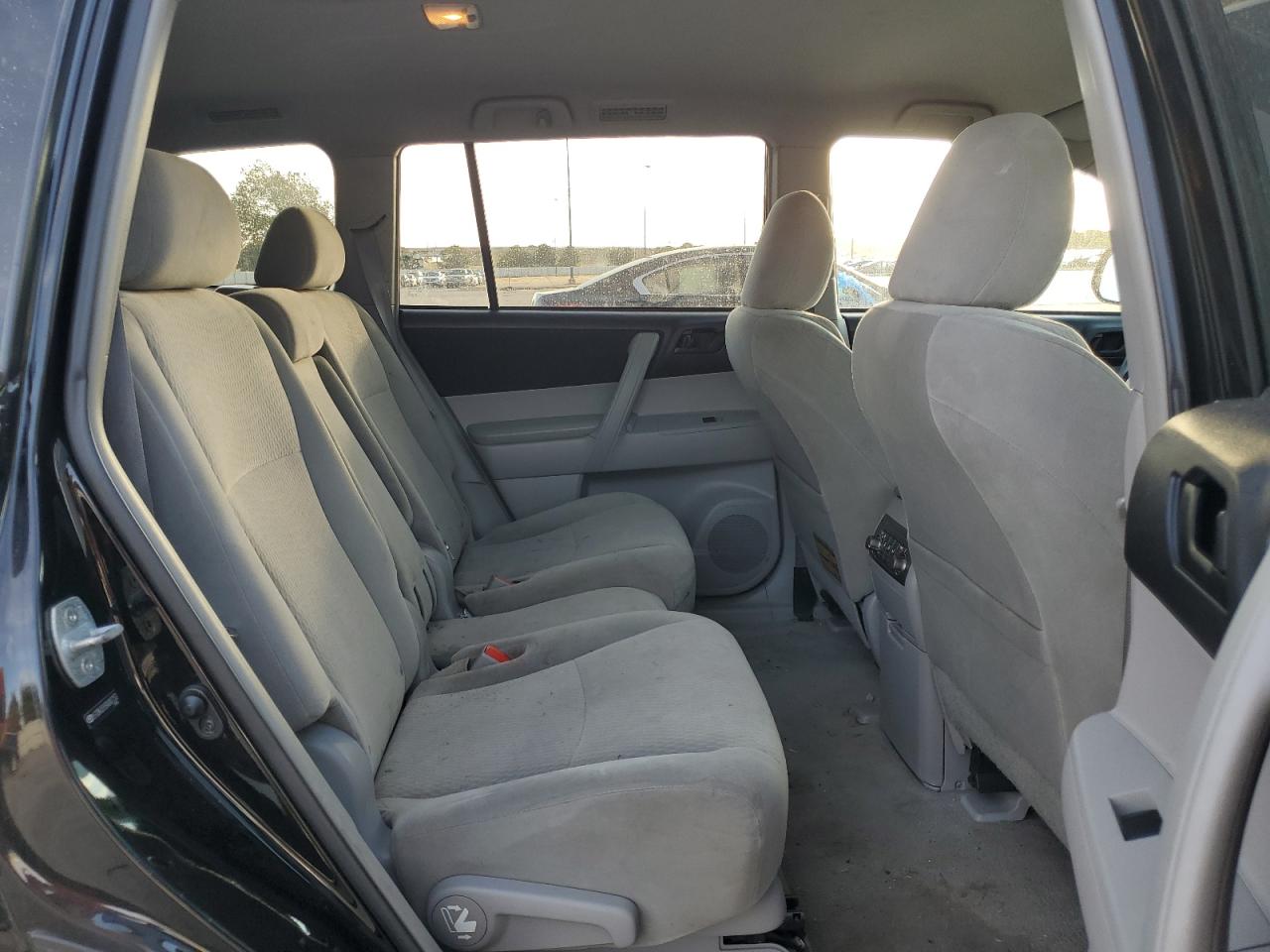 2010 Toyota Highlander - Image 11