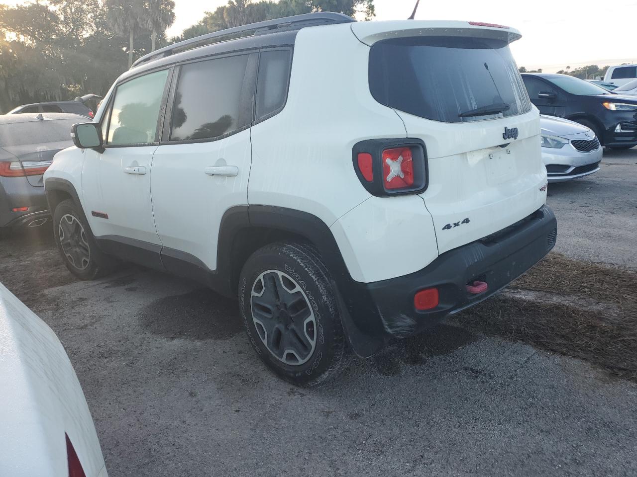 ZACCJBCT3FPB94036 2015 JEEP RENEGADE - Image 2