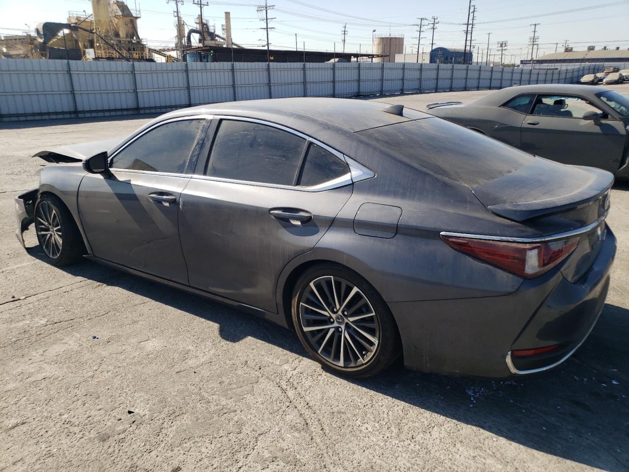 2023 Lexus ES - Image 2