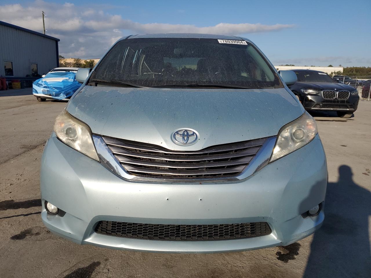 2016 Toyota Sienna - Image 5