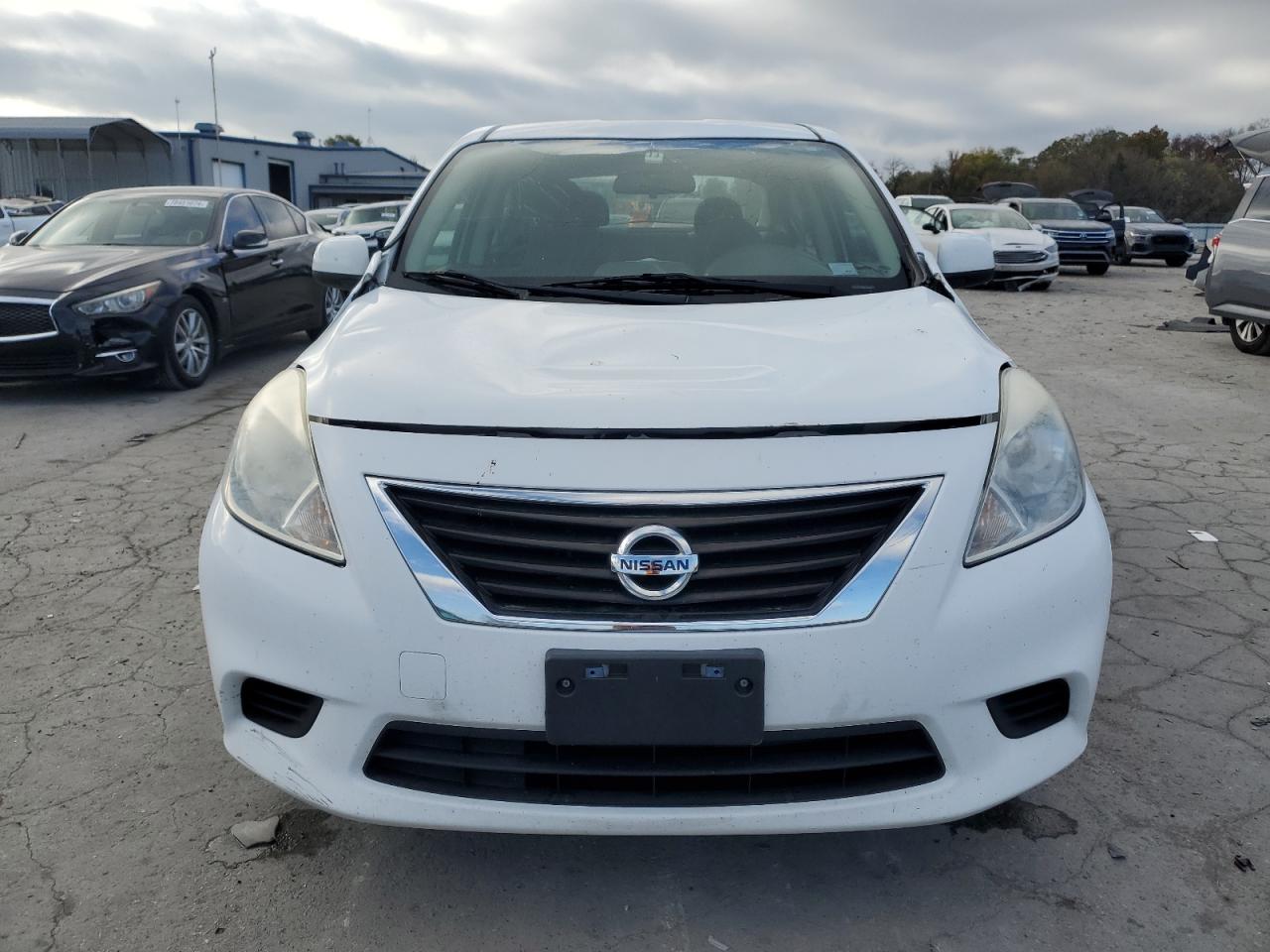 2014 Nissan Versa - Image 5