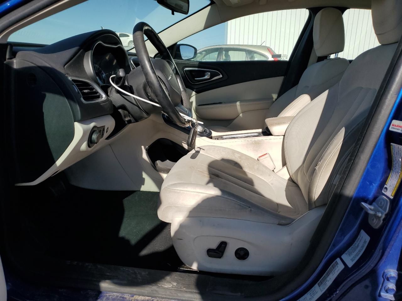 2015 Chrysler 200 - Image 7