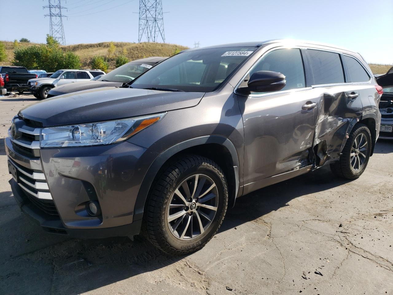 5TDJZRFH6JS525641 2018 TOYOTA HIGHLANDER - Image 1