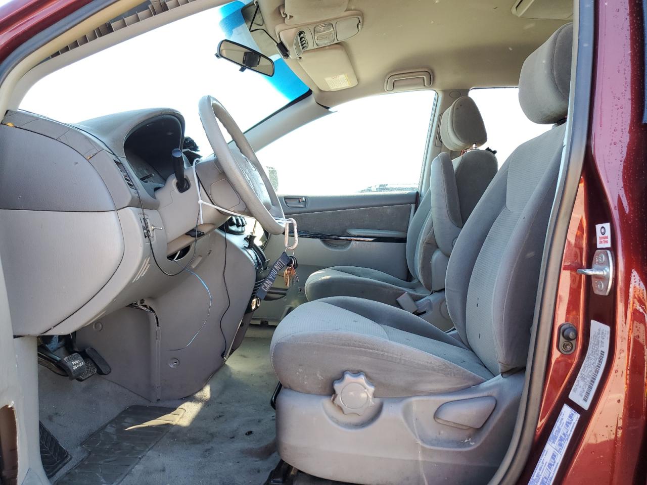 2004 Toyota Sienna - Image 7