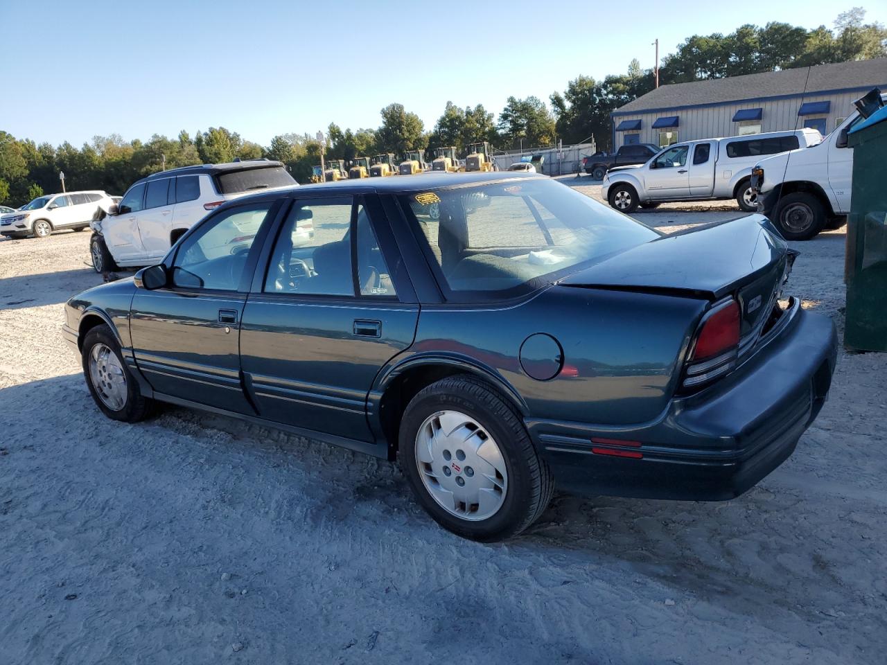 1995 Oldsmobile Cutlass - Image 2