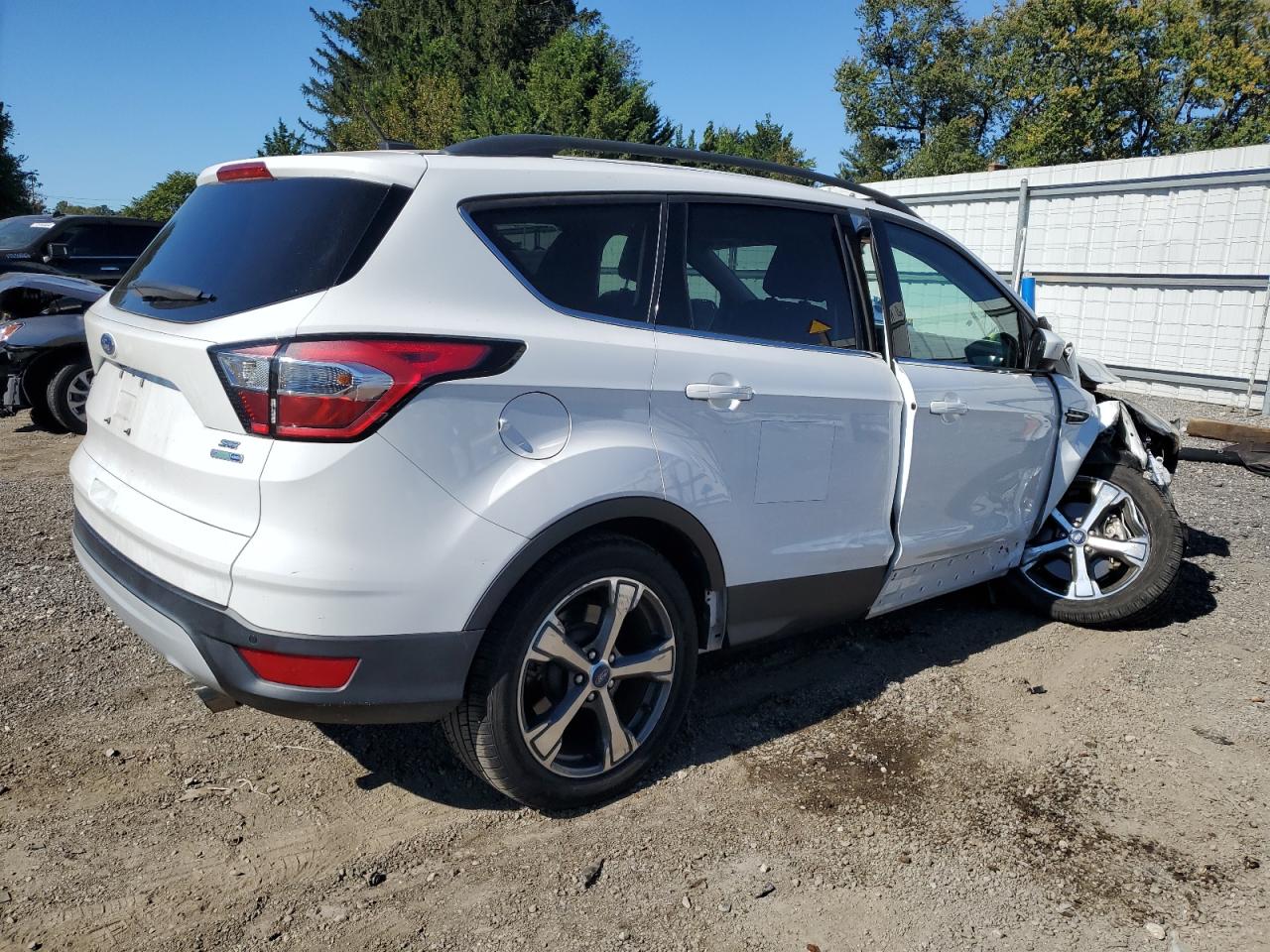 2017 Ford Escape Se VIN: 1FMCU9GD1HUF02899 Lot: 75638784