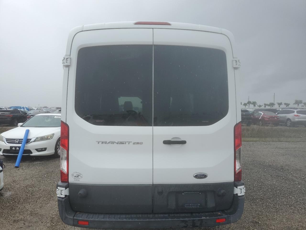 1FTYR2CM8HKA10150 2017 Ford Transit T-250