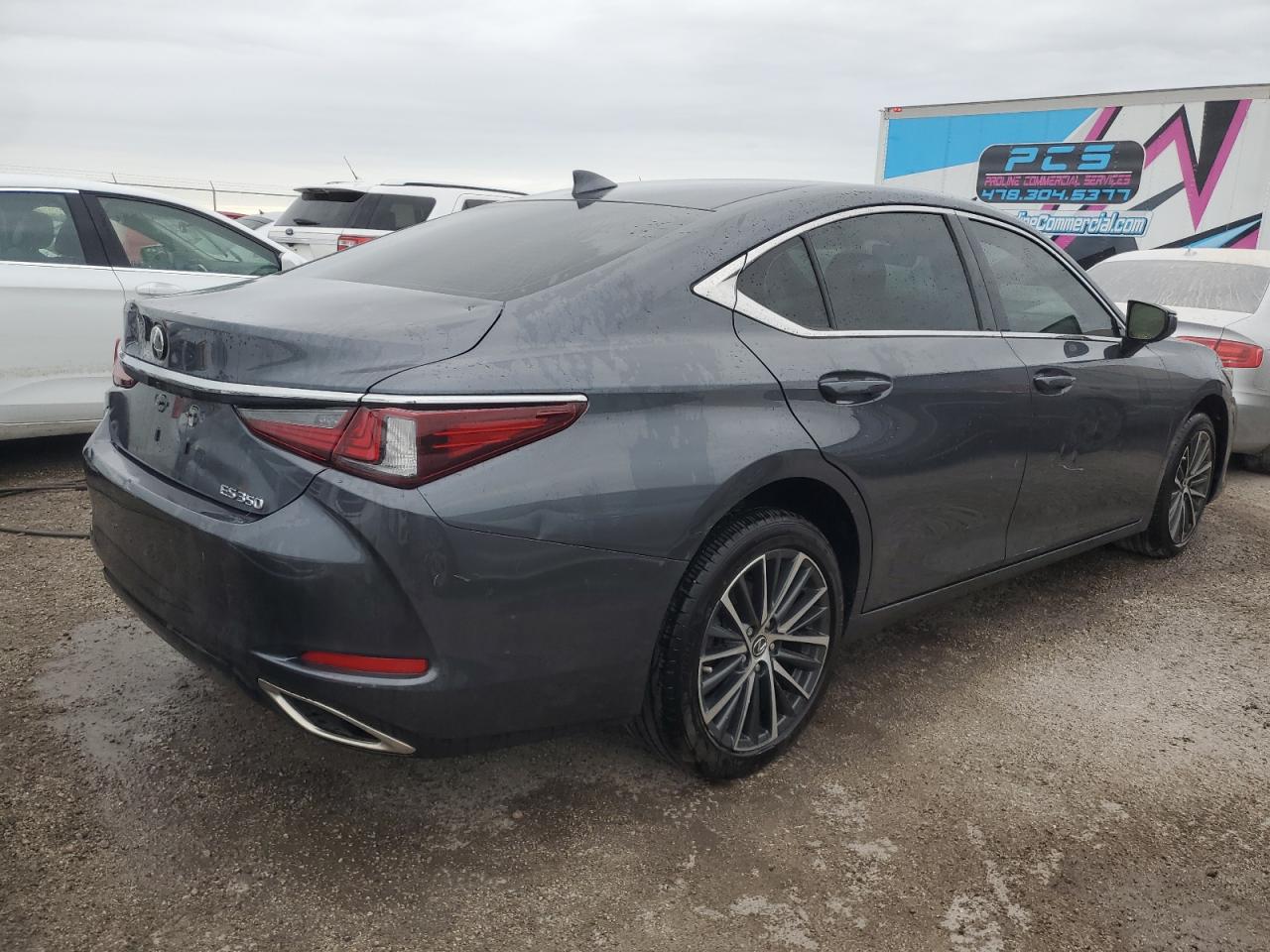2022 Lexus ES - Image 3