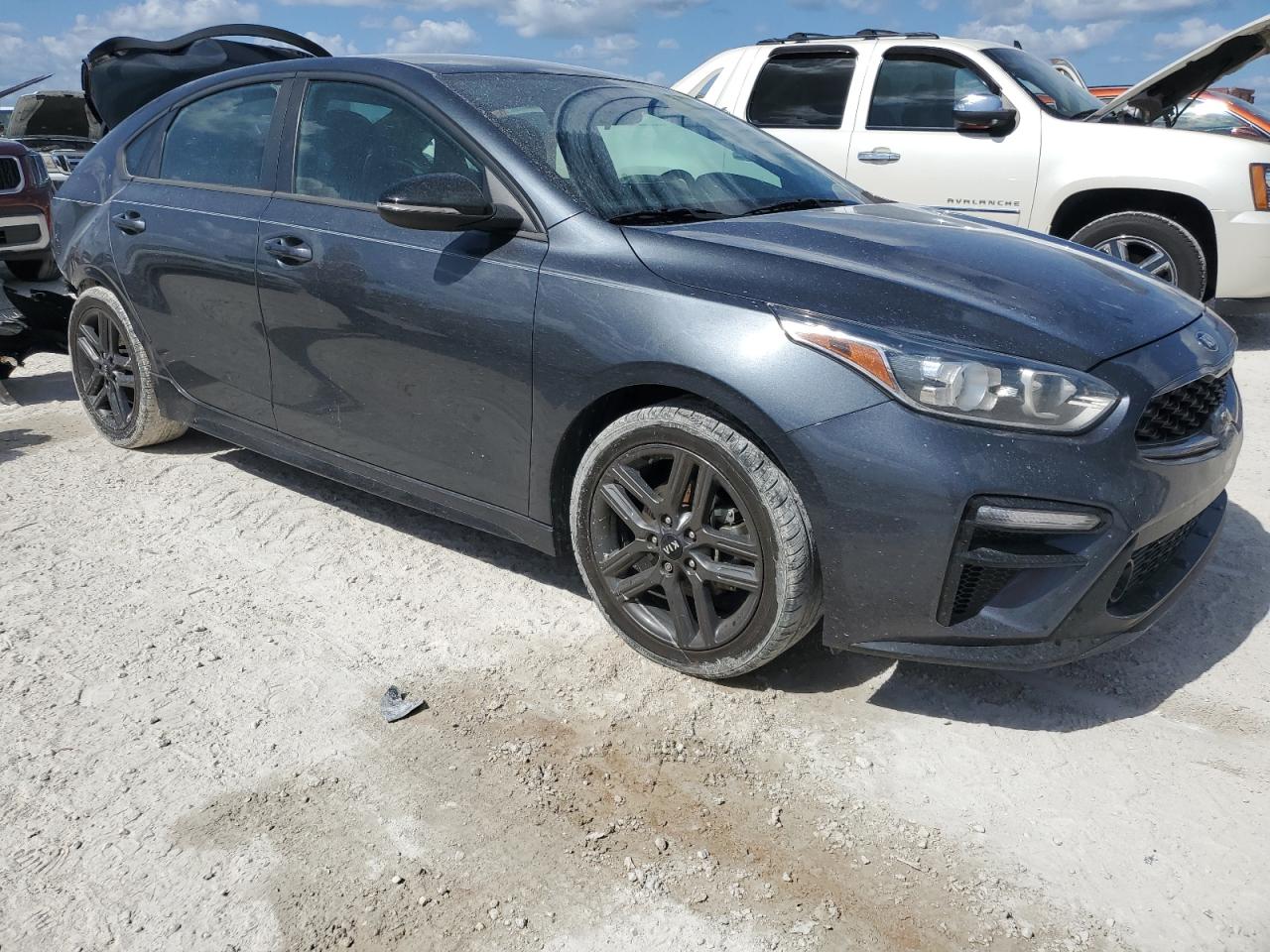 VIN 3KPF34AD8LE203613 2020 KIA FORTE no.4