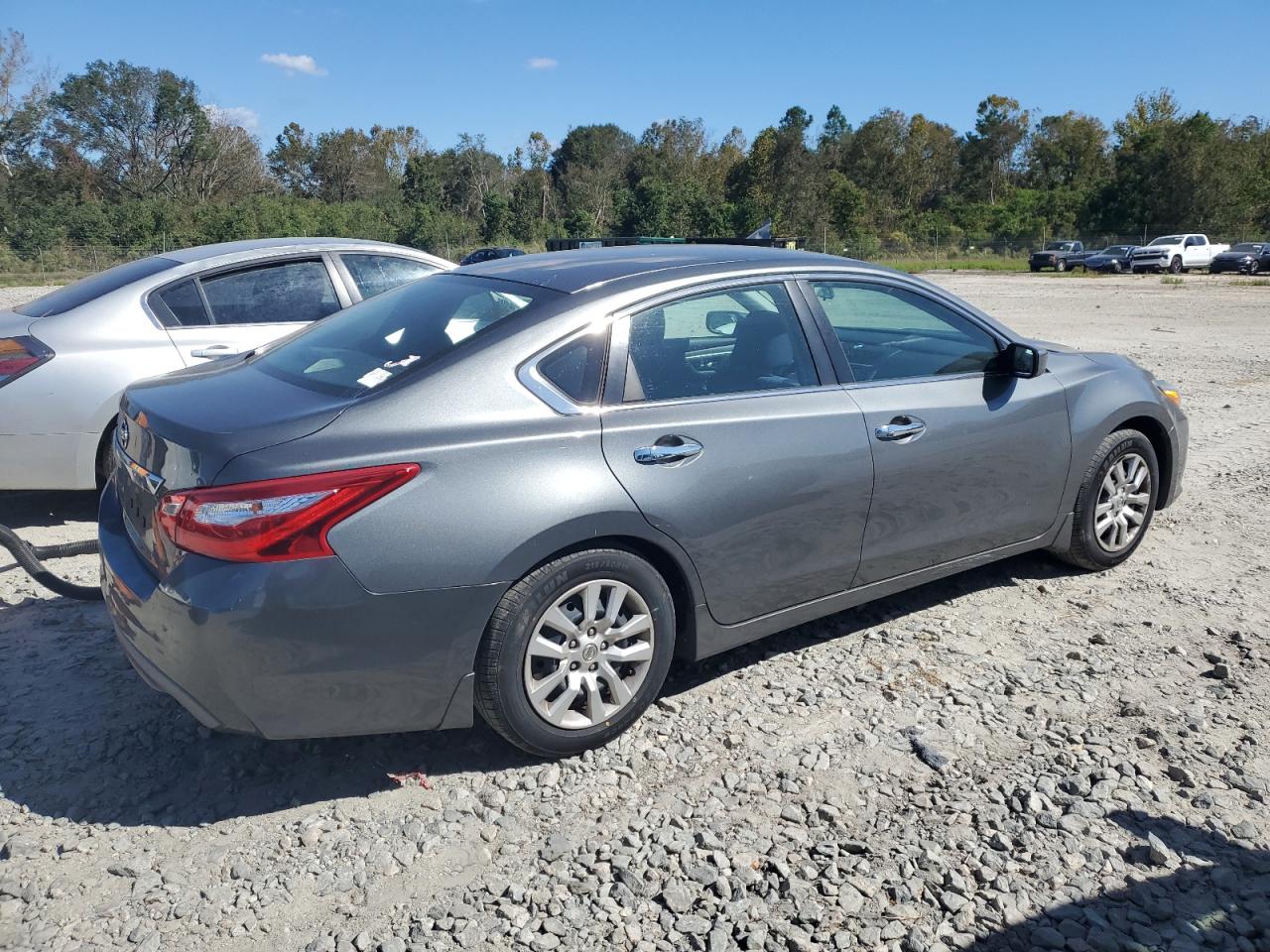 2017 Nissan Altima - Image 3