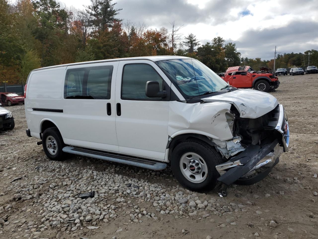 2017 GMC Savana - Image 4