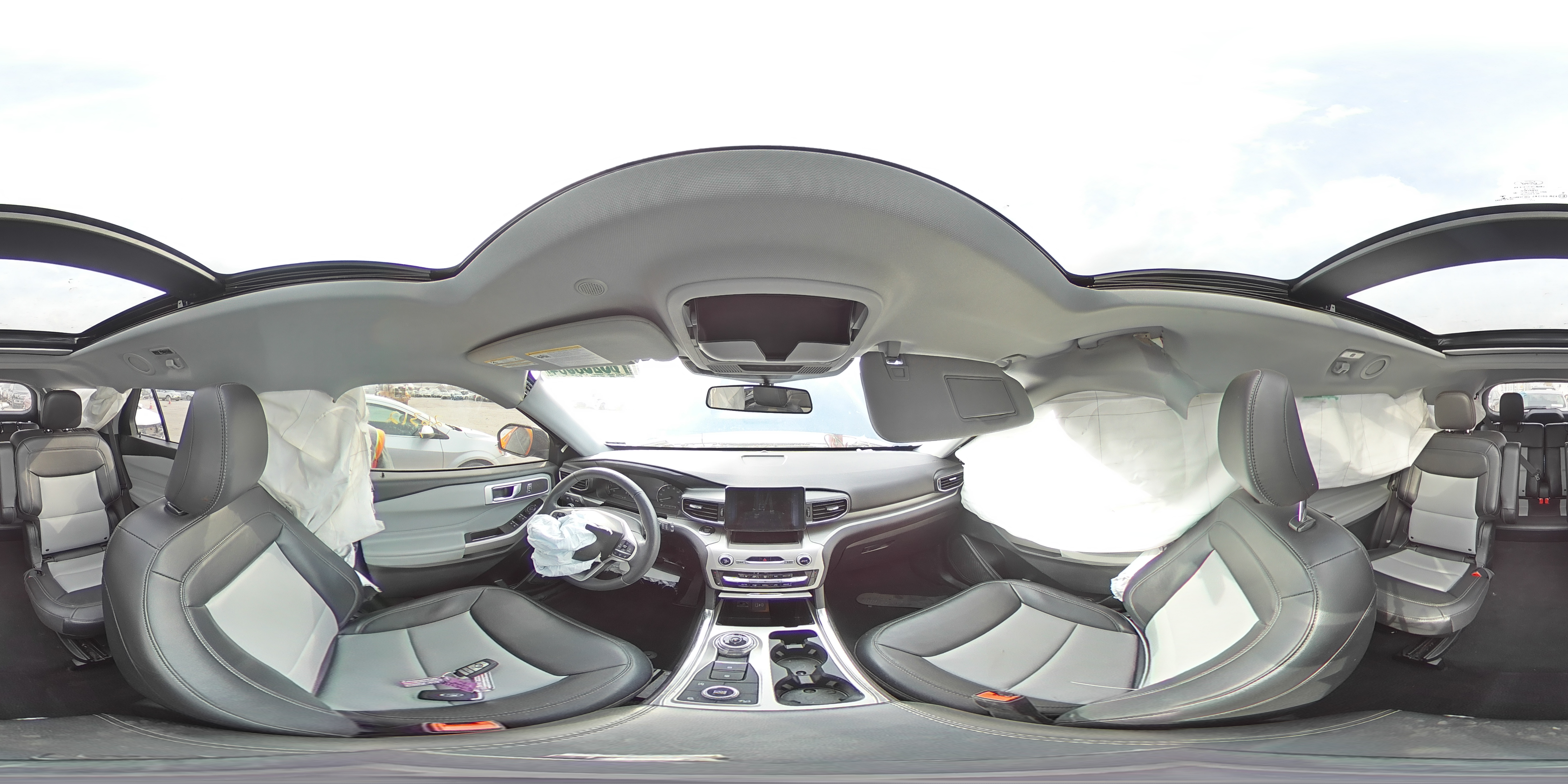 2022 Ford Explorer - Image 15