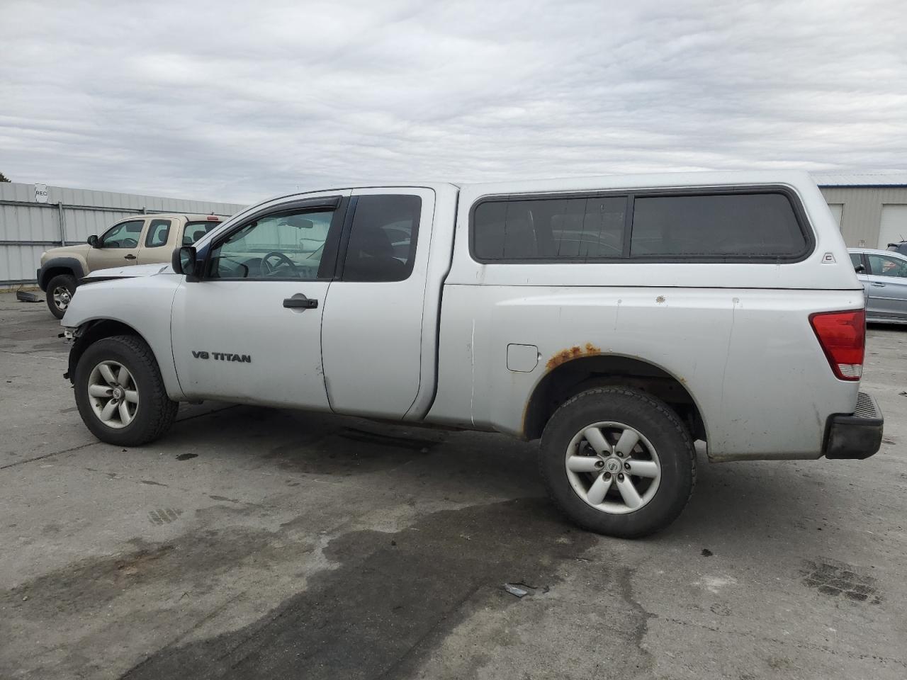 2011 Nissan Titan - Image 2