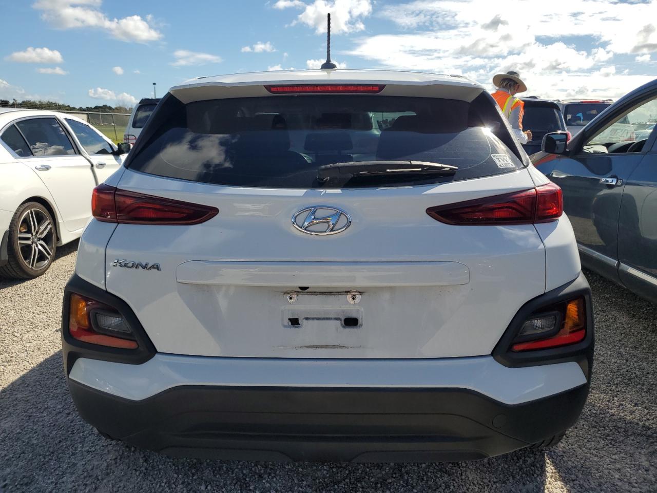 KM8K12AA5MU666645 2021 Hyundai Kona Se