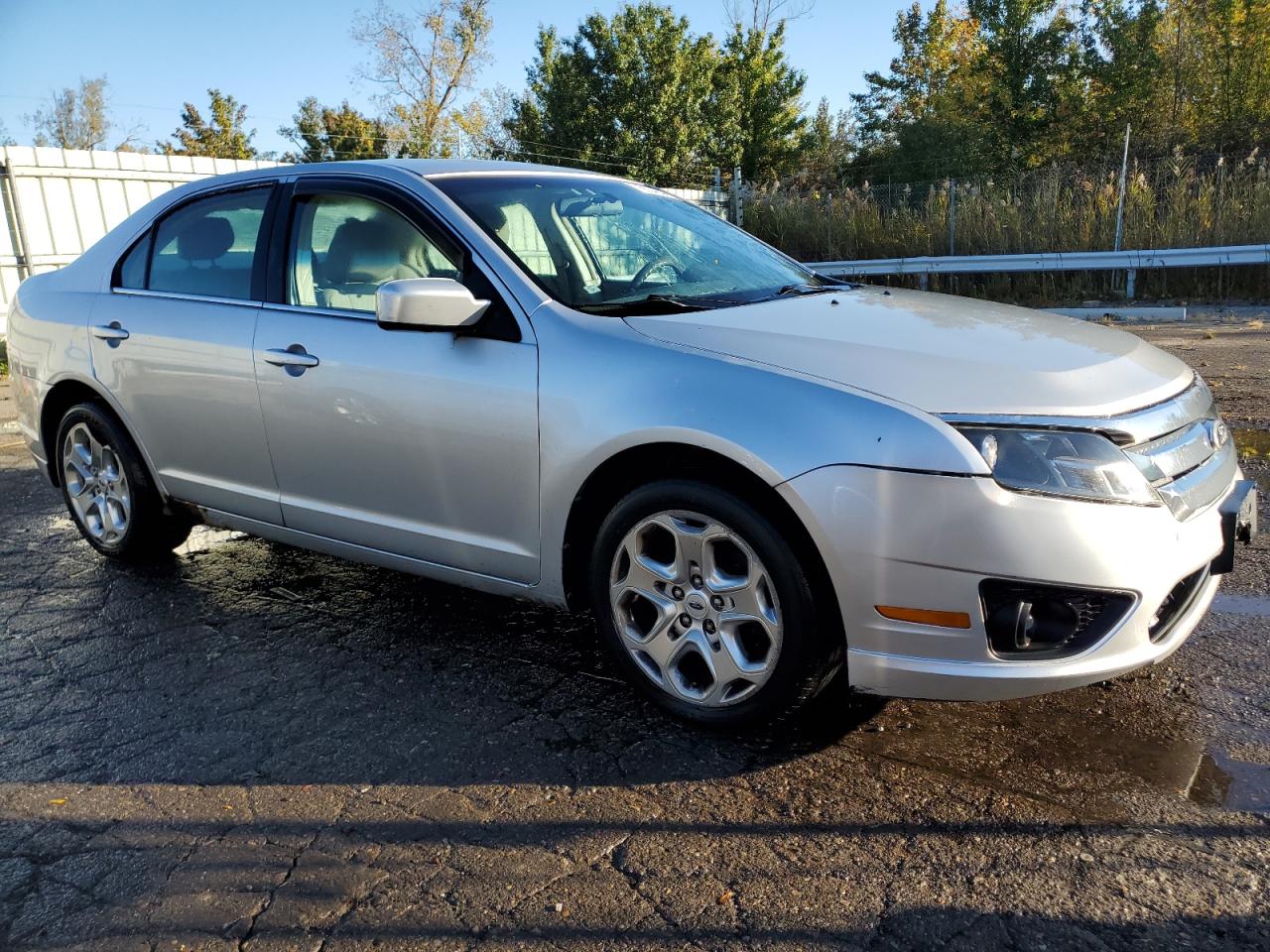 2011 Ford Fusion - Image 4