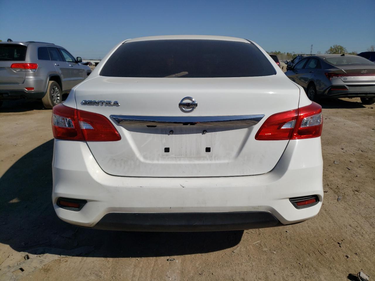 3N1AB7AP0JY256118 2018 Nissan Sentra S