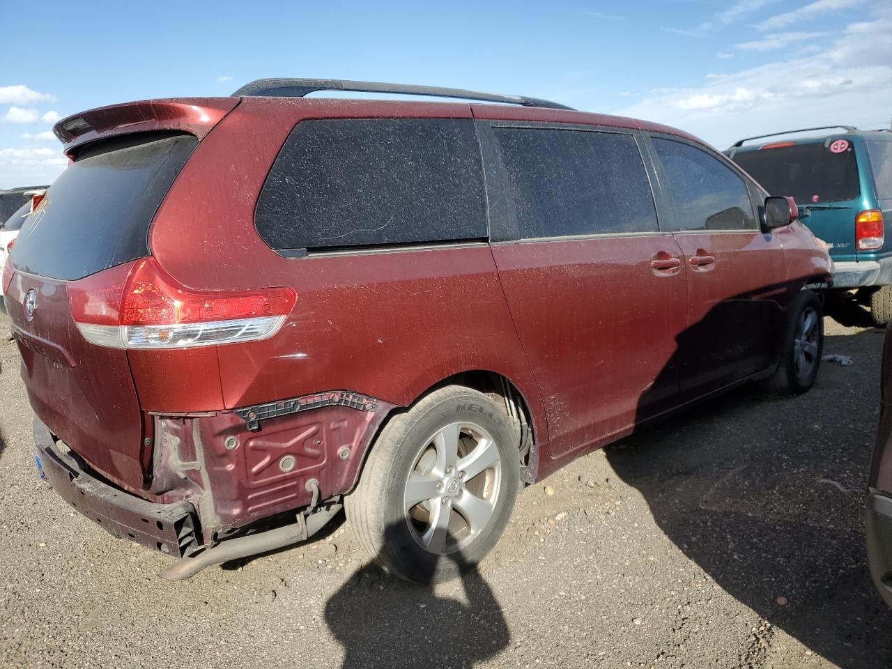 2014 Toyota Sienna - Image 3