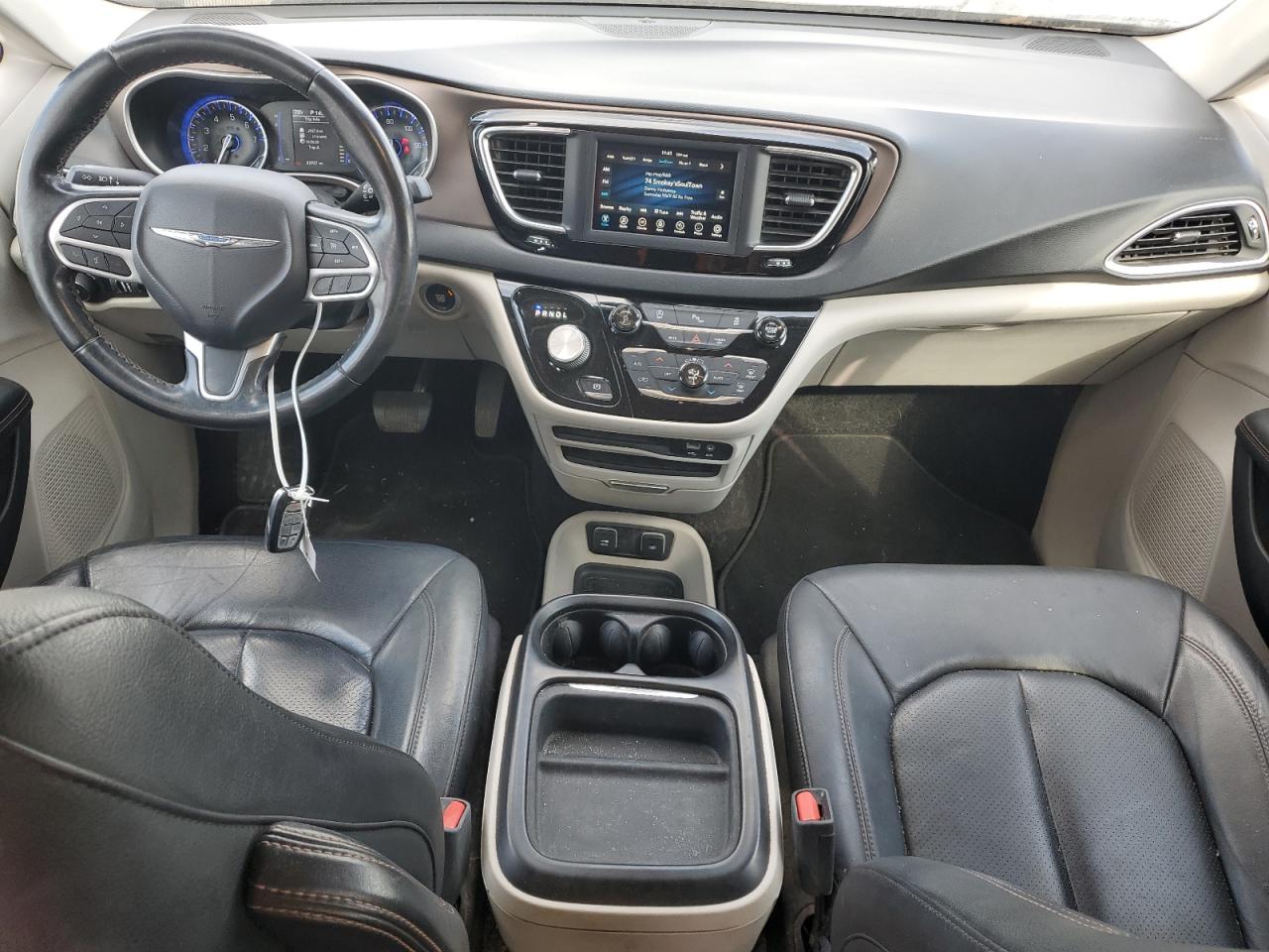 2019 Chrysler Pacifica - Image 8
