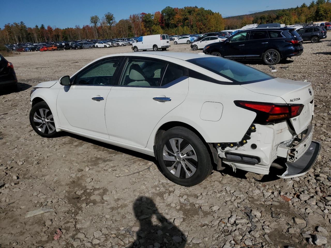 2020 Nissan Altima - Image 2