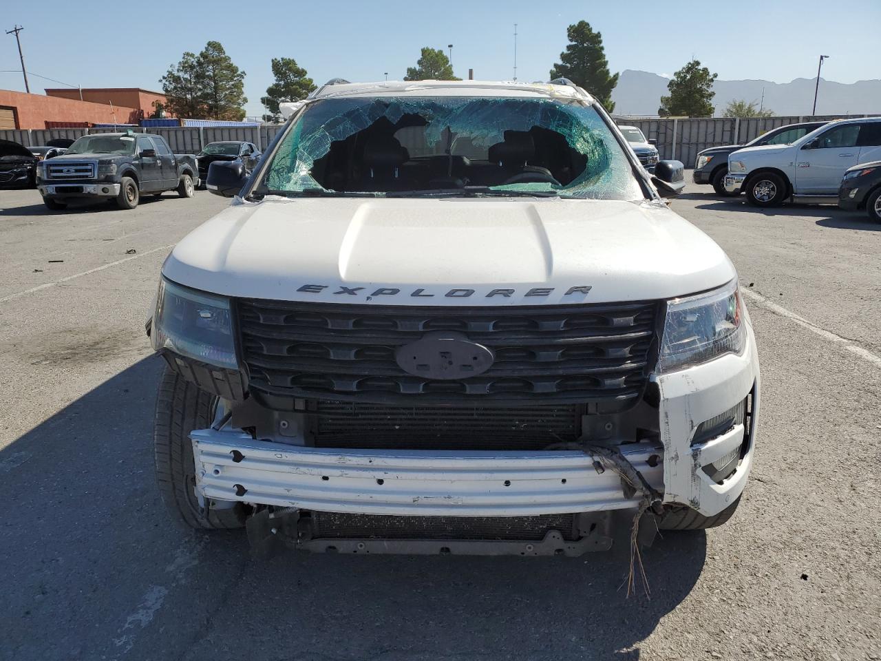 2016 Ford Explorer - Image 5