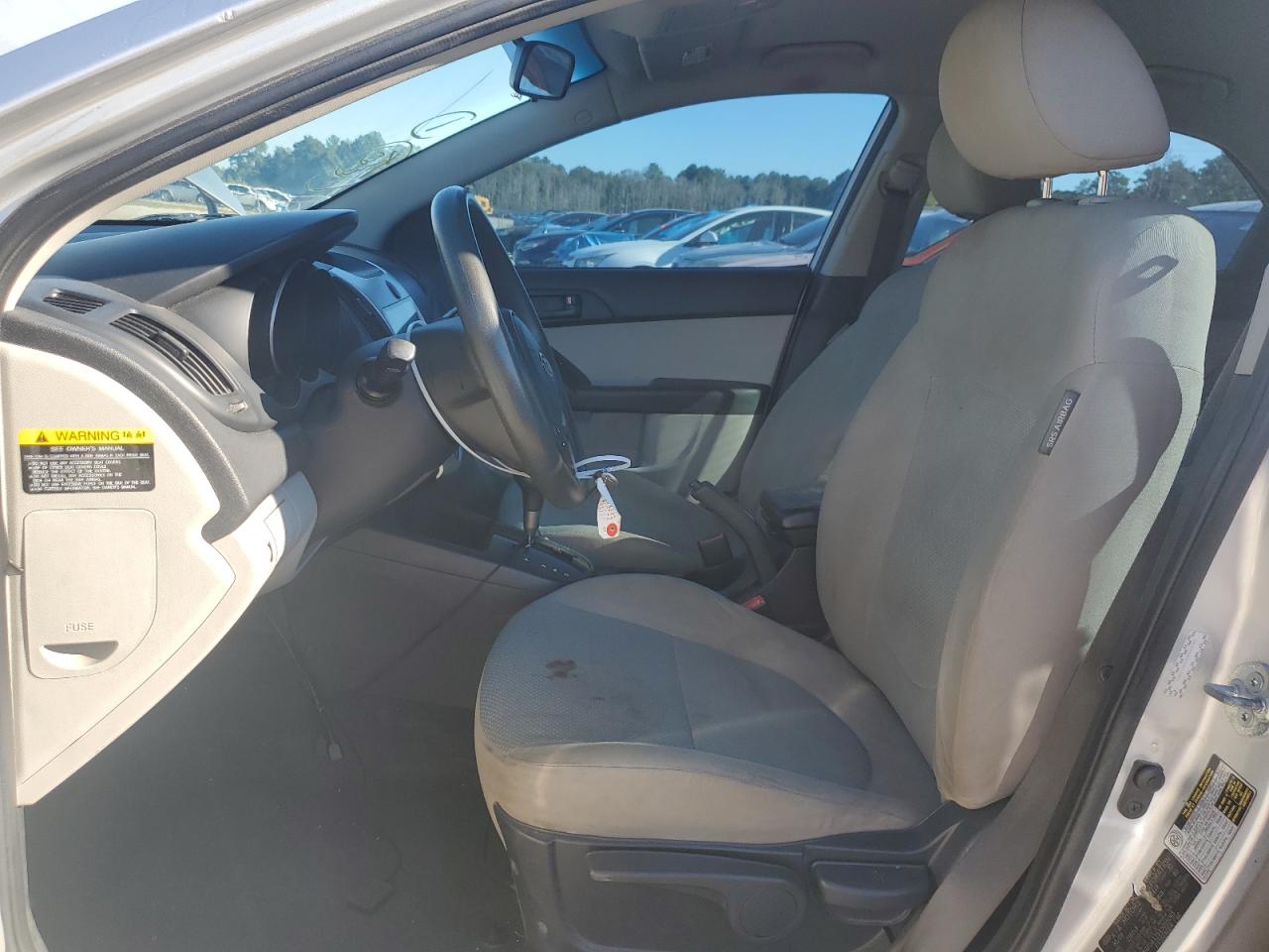 2010 Kia Forte - Image 7