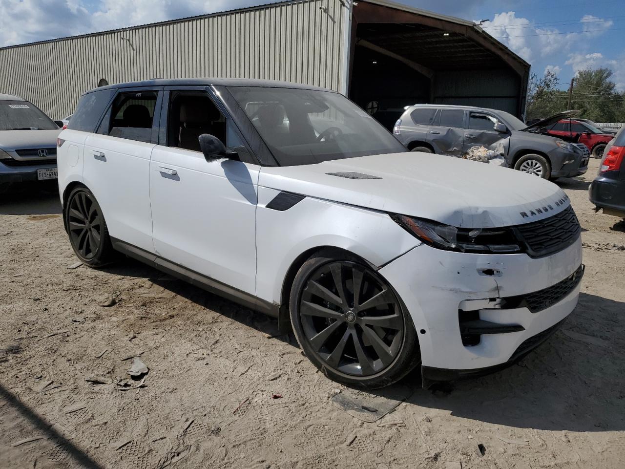 2024 Land Rover Range Rover - Image 4