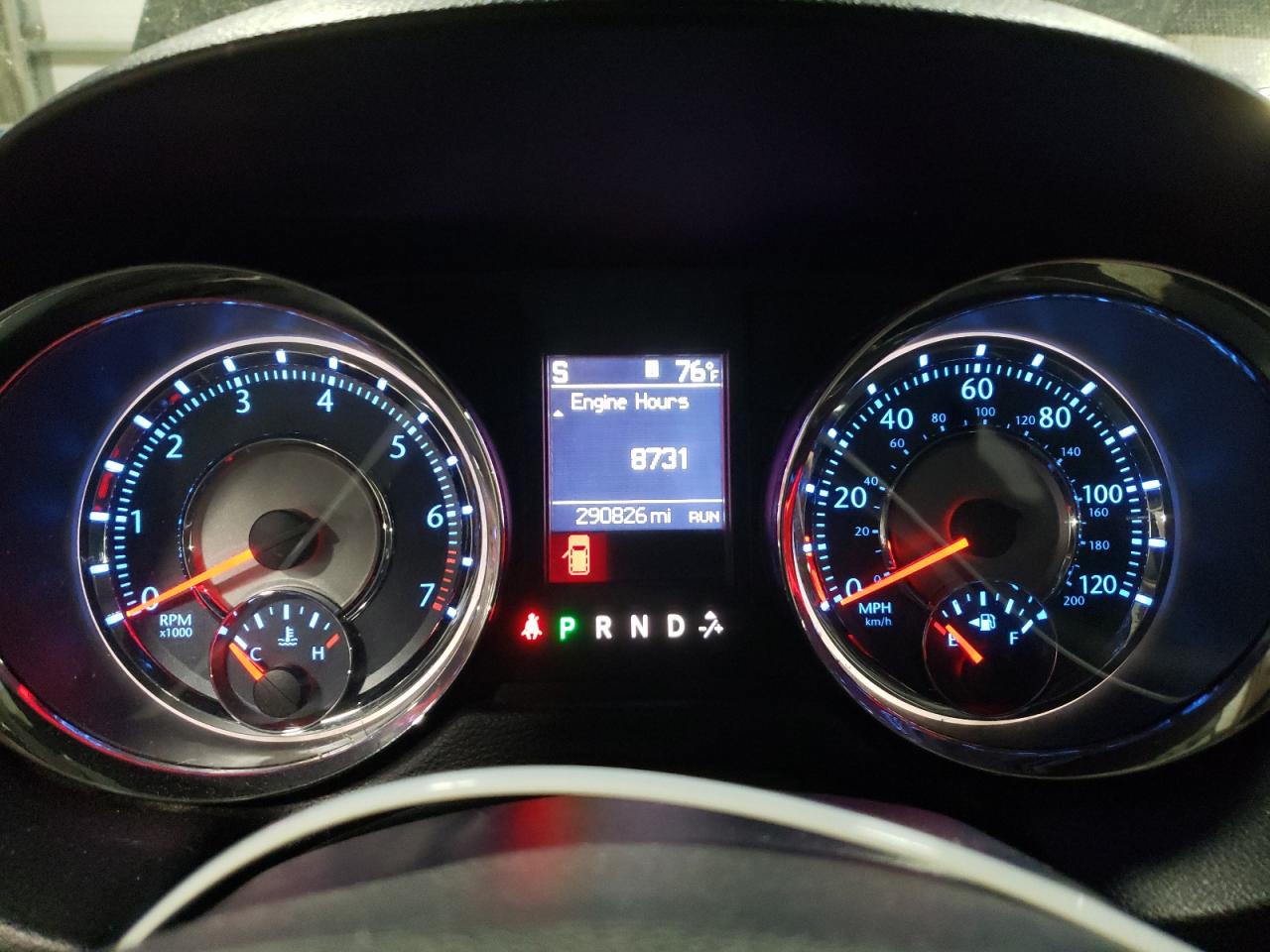 2012 Chrysler Town & Country - Image 9