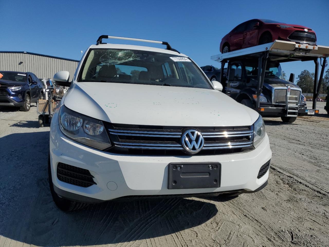 2017 Volkswagen Tiguan - Image 5