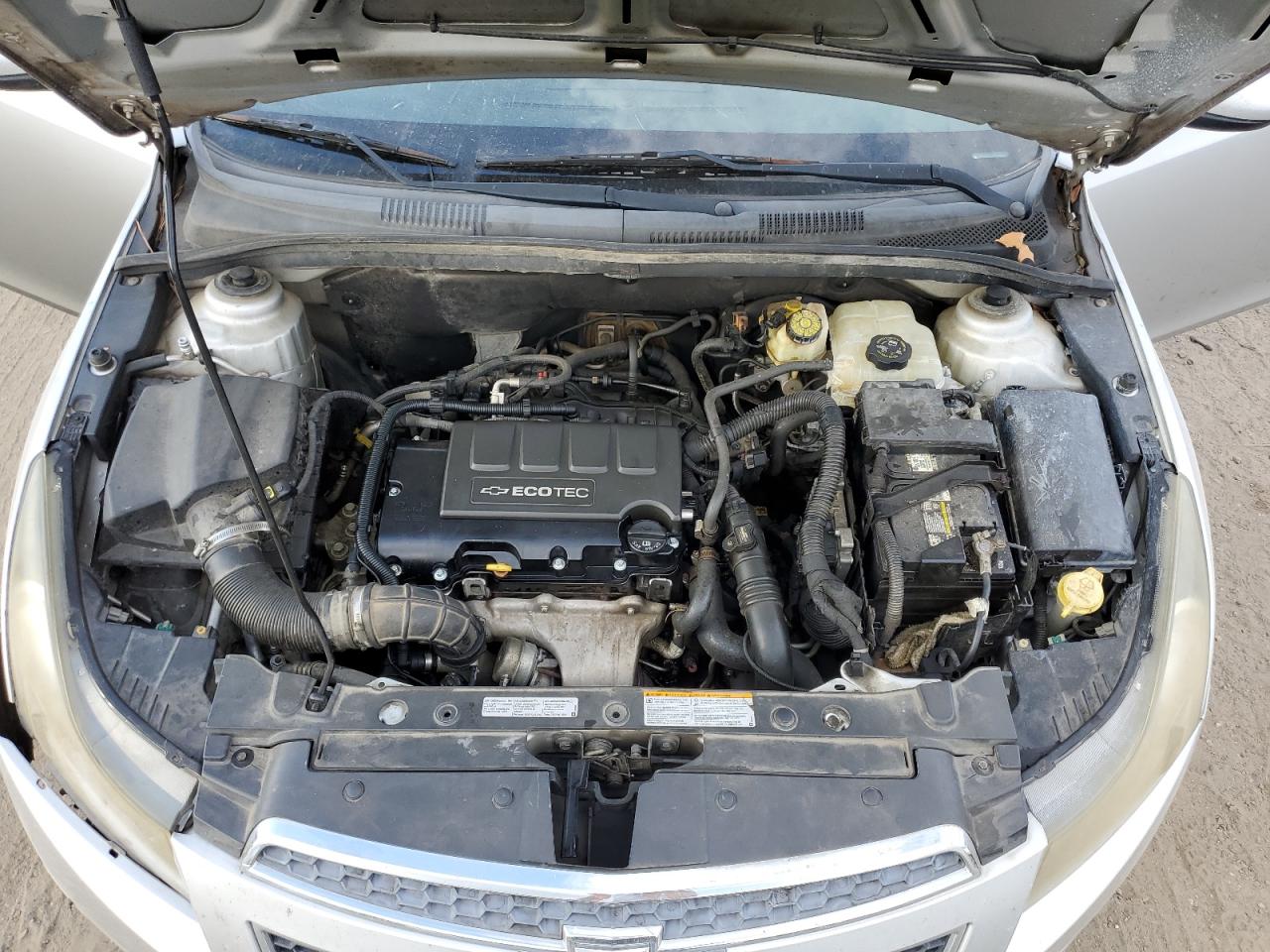 2011 Chevrolet Cruze - Image 12